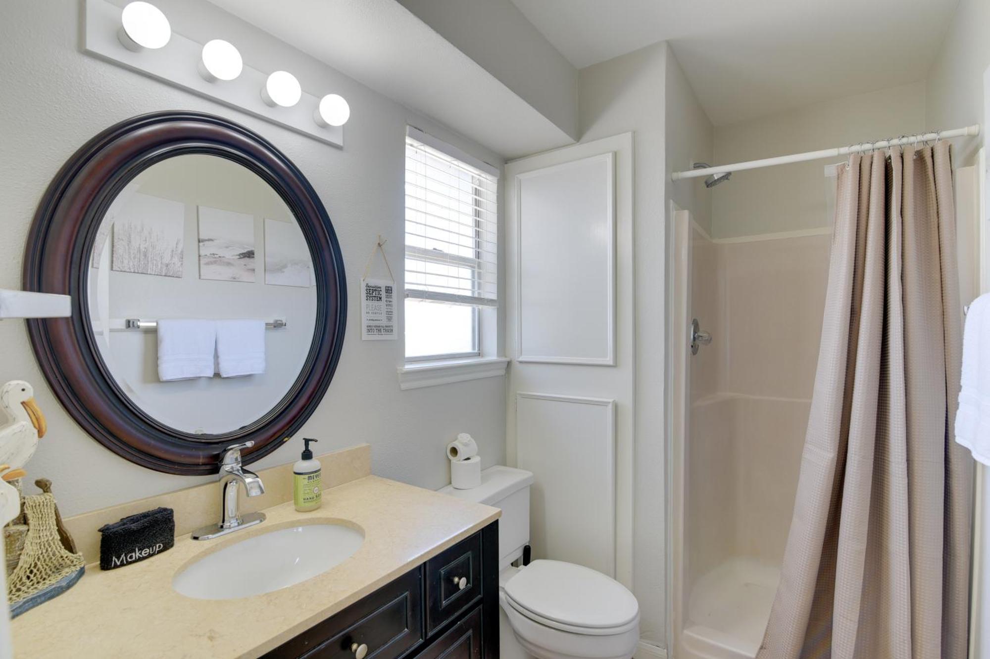 Galveston Townhome With Balconies Walk To Beach! المظهر الخارجي الصورة