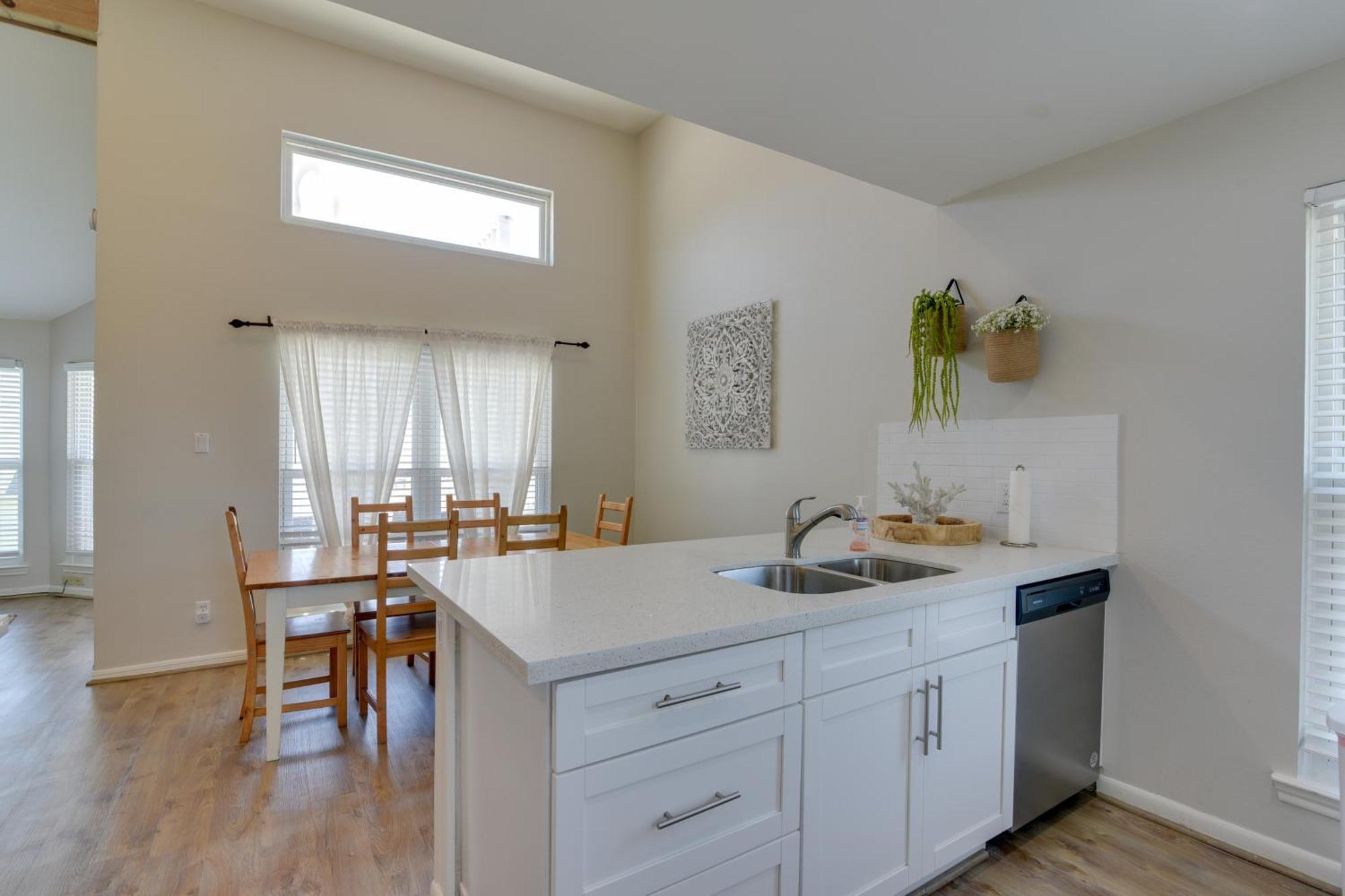 Galveston Townhome With Balconies Walk To Beach! المظهر الخارجي الصورة