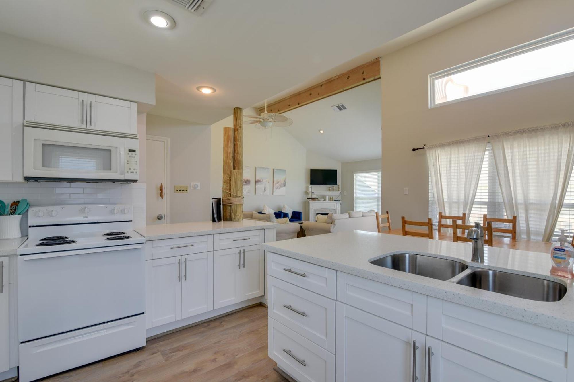 Galveston Townhome With Balconies Walk To Beach! المظهر الخارجي الصورة