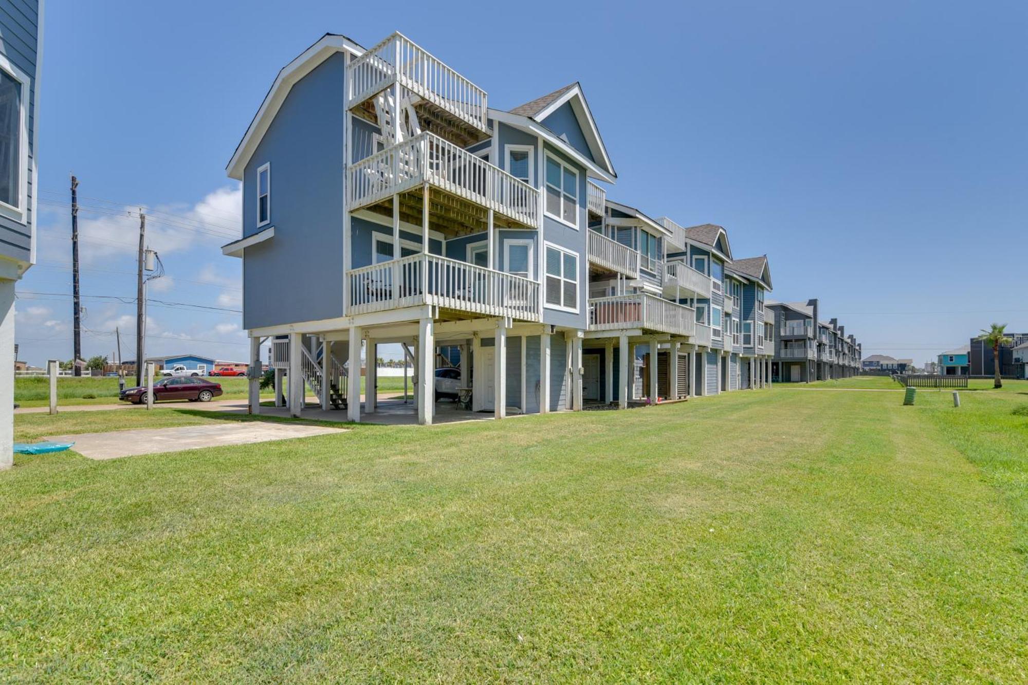 Galveston Townhome With Balconies Walk To Beach! المظهر الخارجي الصورة